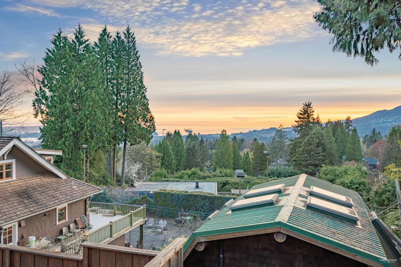 Cypress: Private Bedroom/Bathroom/Office, With Shared Pool, Hot Tub North Vancouver Exteriör bild