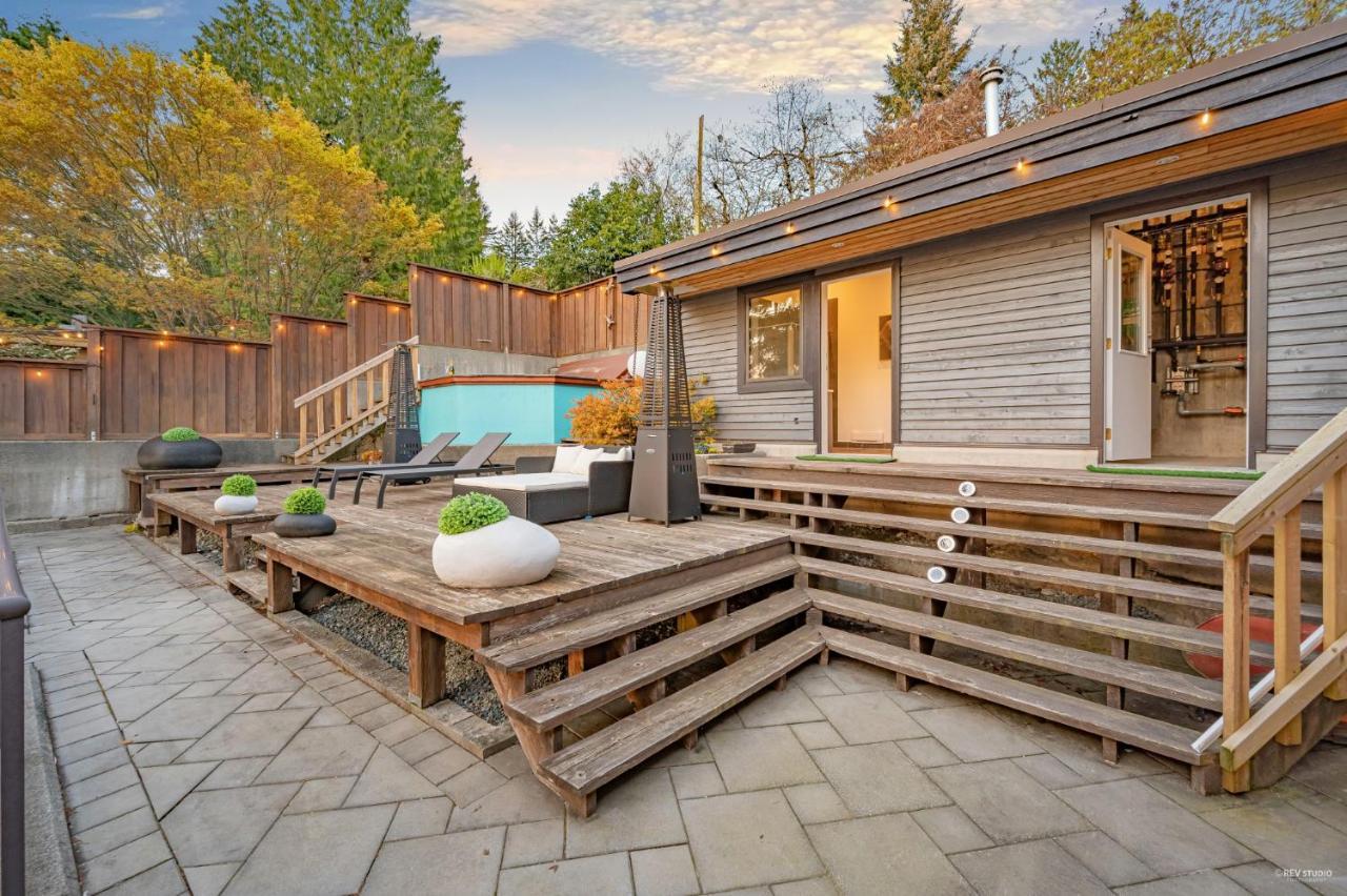 Cypress: Private Bedroom/Bathroom/Office, With Shared Pool, Hot Tub North Vancouver Exteriör bild