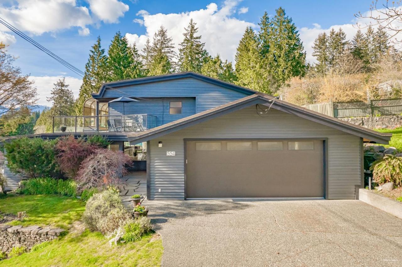 Cypress: Private Bedroom/Bathroom/Office, With Shared Pool, Hot Tub North Vancouver Exteriör bild