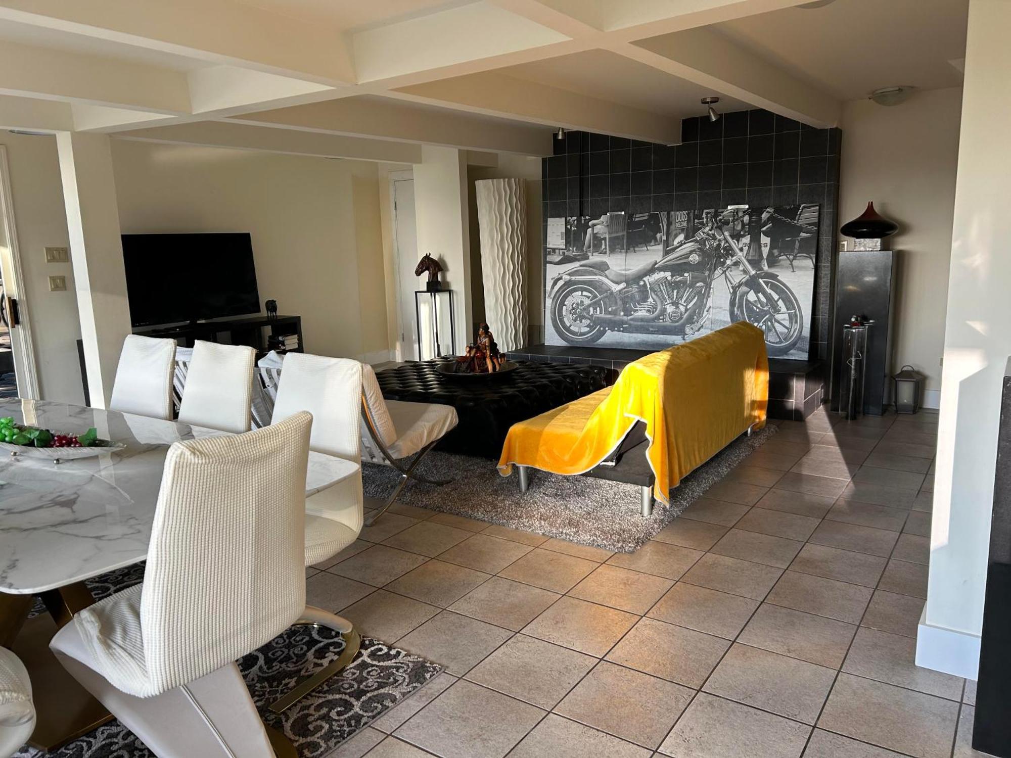 Cypress: Private Bedroom/Bathroom/Office, With Shared Pool, Hot Tub North Vancouver Exteriör bild