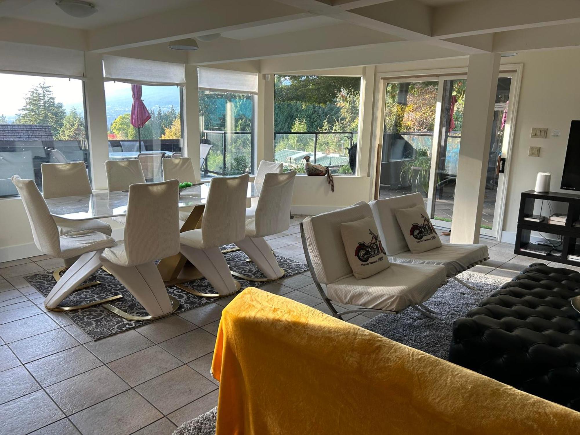 Cypress: Private Bedroom/Bathroom/Office, With Shared Pool, Hot Tub North Vancouver Exteriör bild