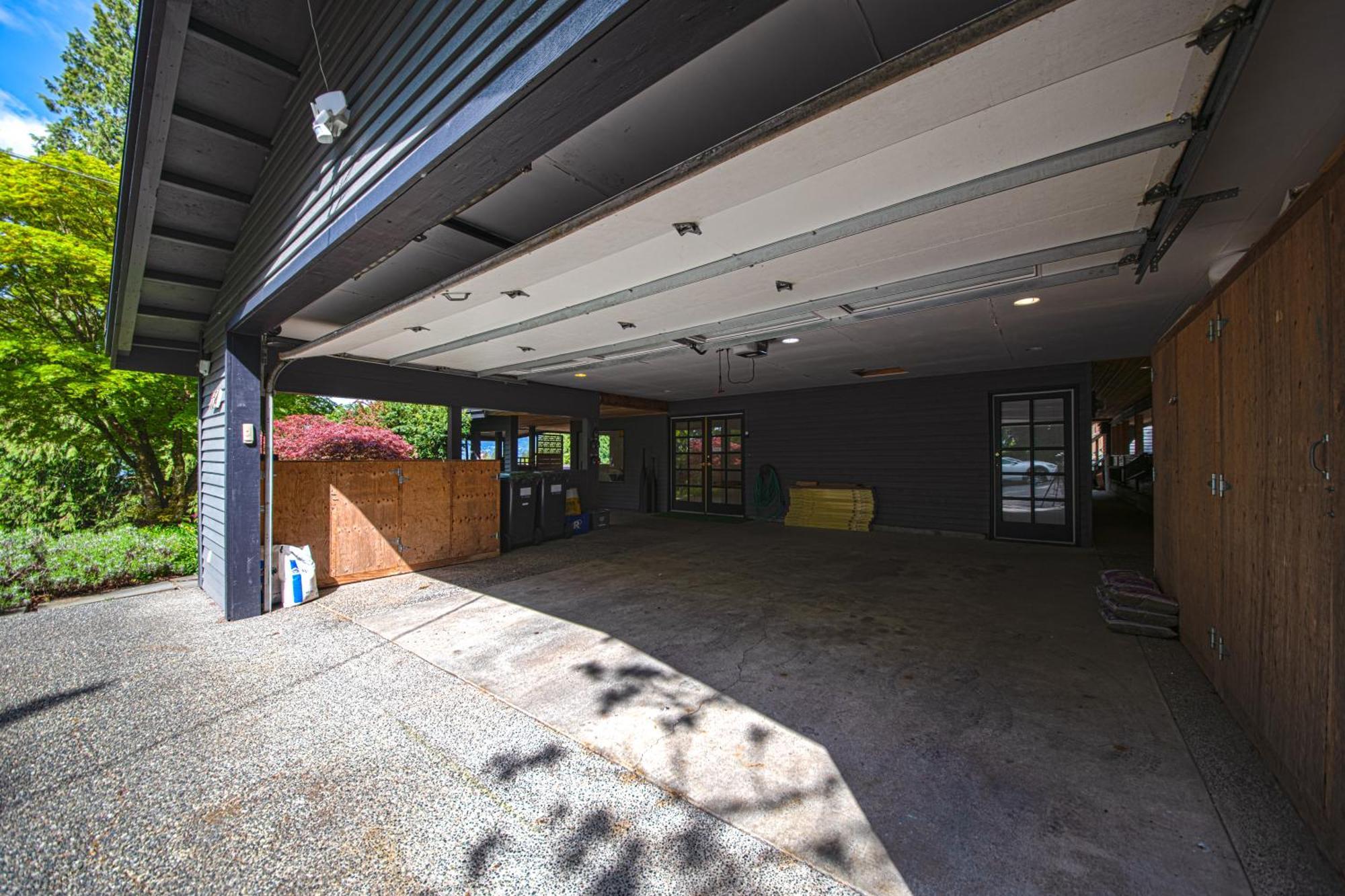 Cypress: Private Bedroom/Bathroom/Office, With Shared Pool, Hot Tub North Vancouver Exteriör bild